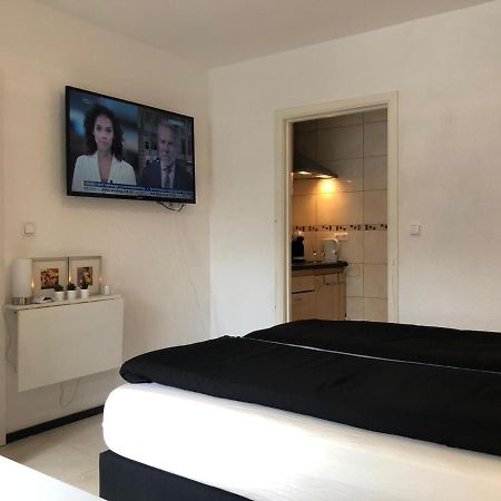 Prive Apartment With Use Of Outside Jacuzzi Apeldoorn Luaran gambar