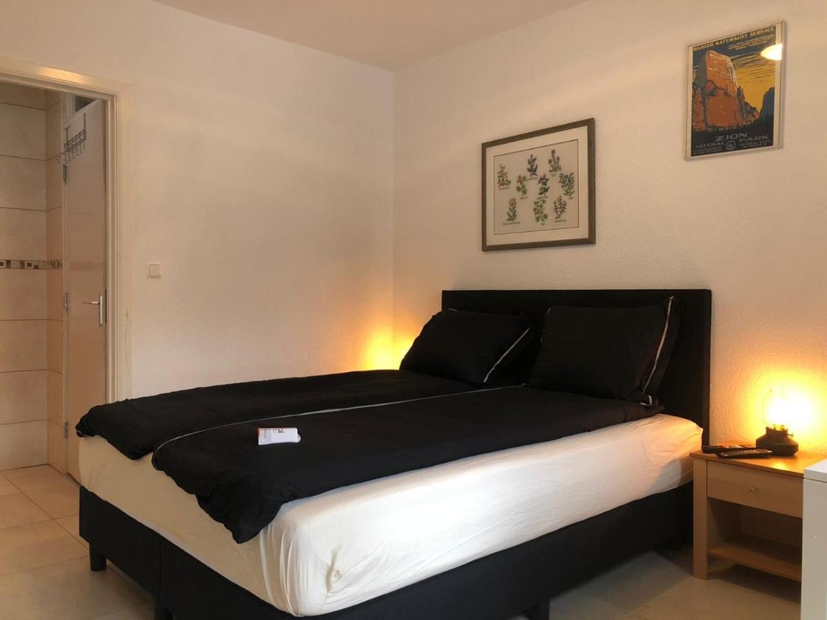 Prive Apartment With Use Of Outside Jacuzzi Apeldoorn Luaran gambar